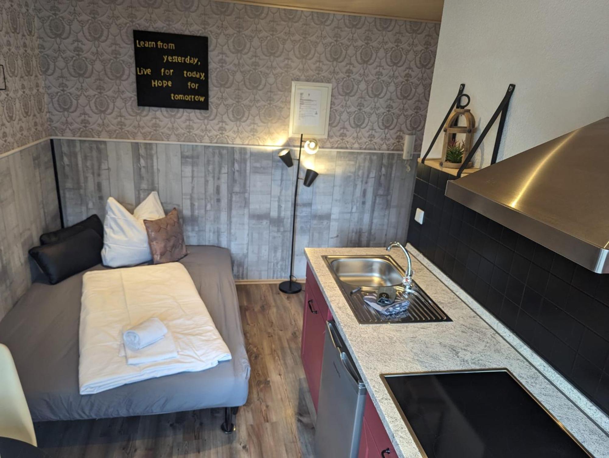 Aparthotel Harlekin Виллинген Экстерьер фото