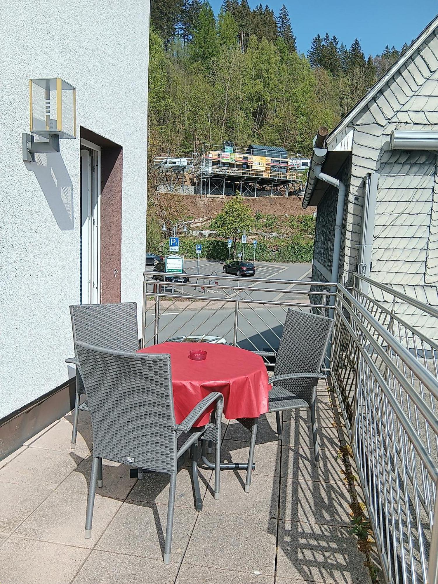 Aparthotel Harlekin Виллинген Экстерьер фото