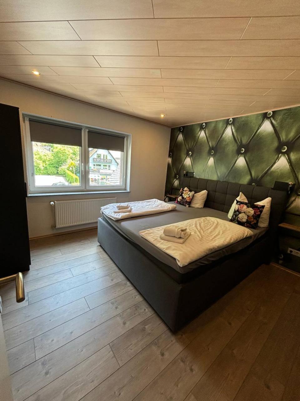 Aparthotel Harlekin Виллинген Экстерьер фото