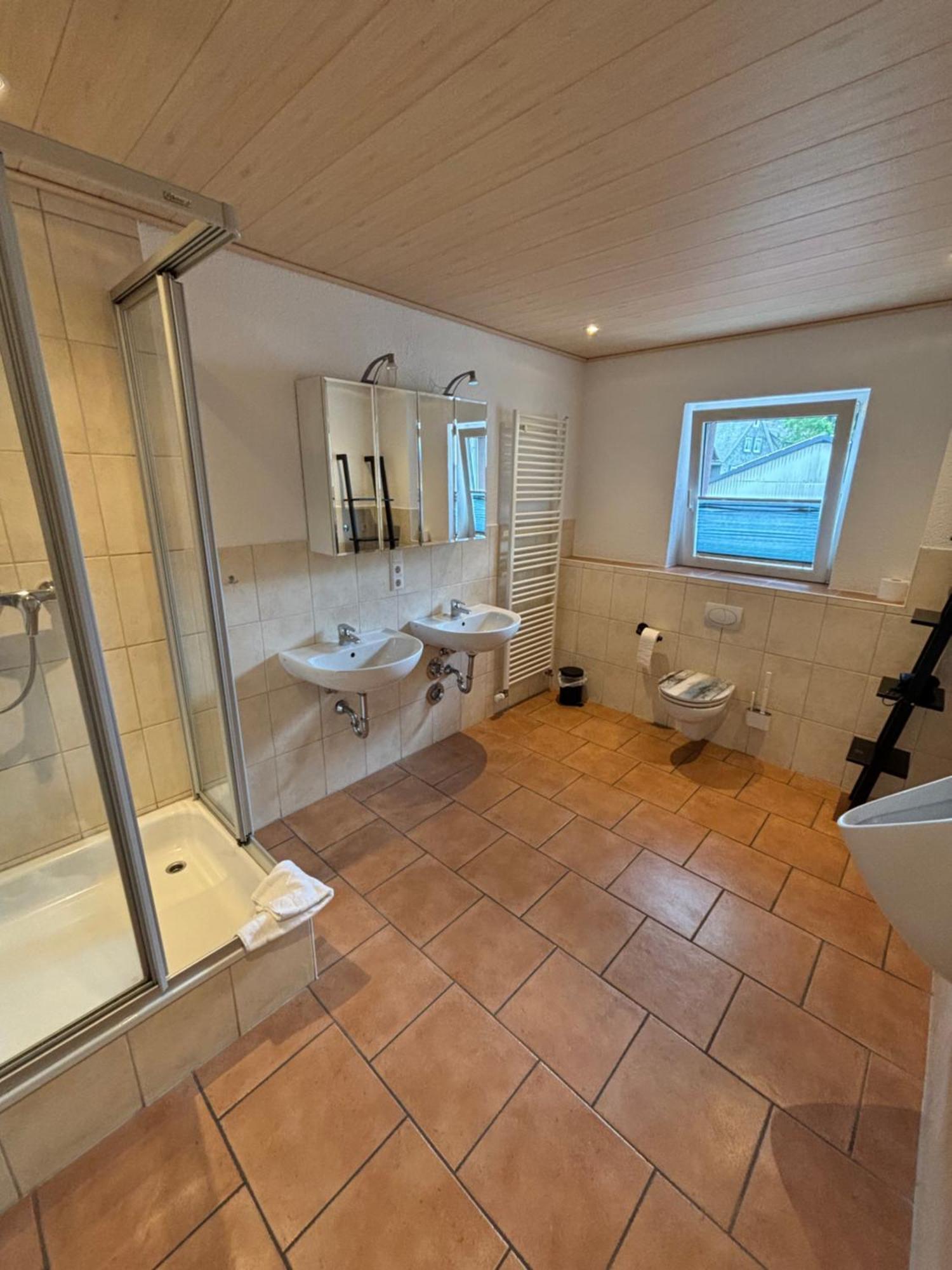 Aparthotel Harlekin Виллинген Экстерьер фото