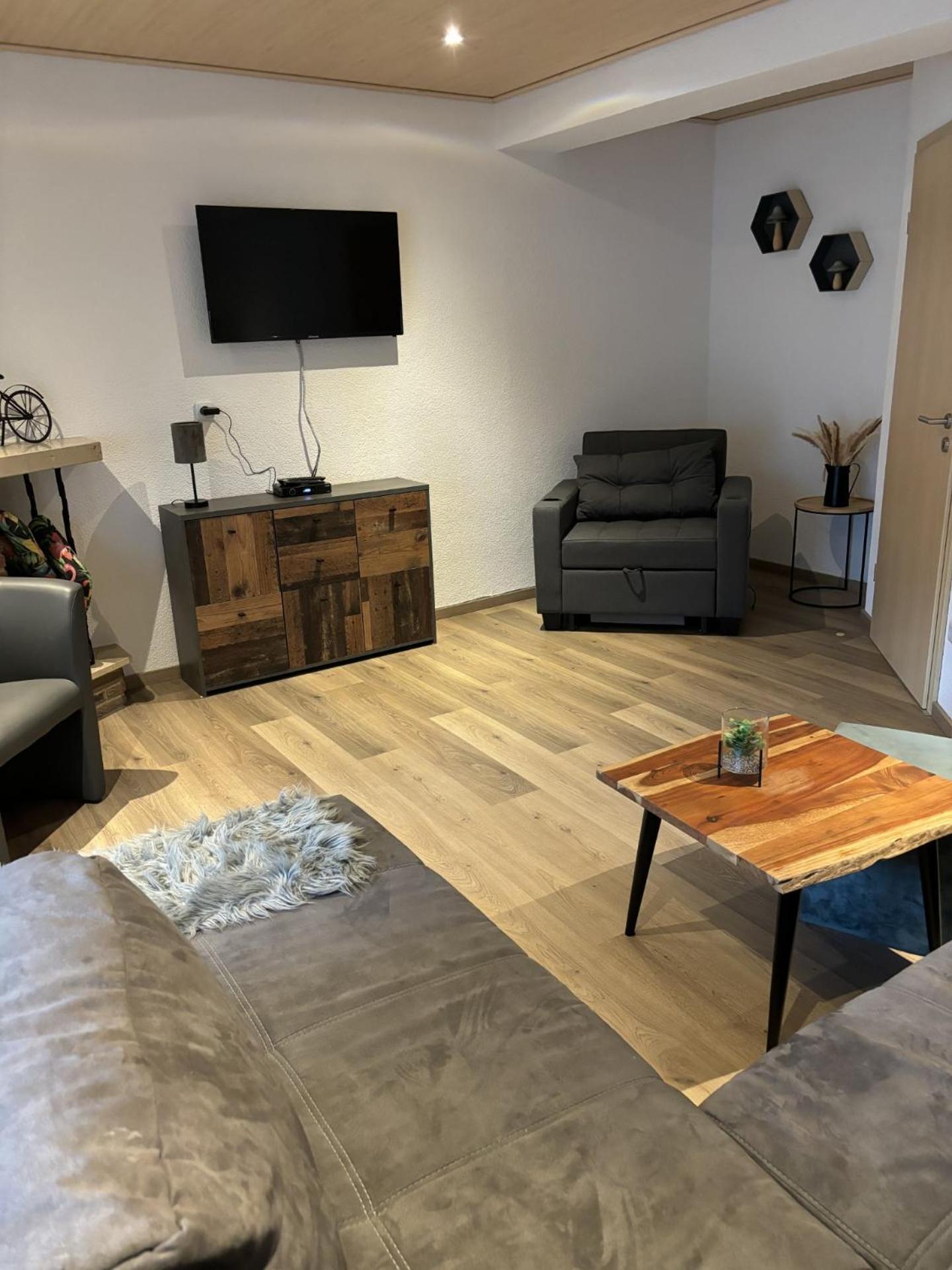 Aparthotel Harlekin Виллинген Экстерьер фото